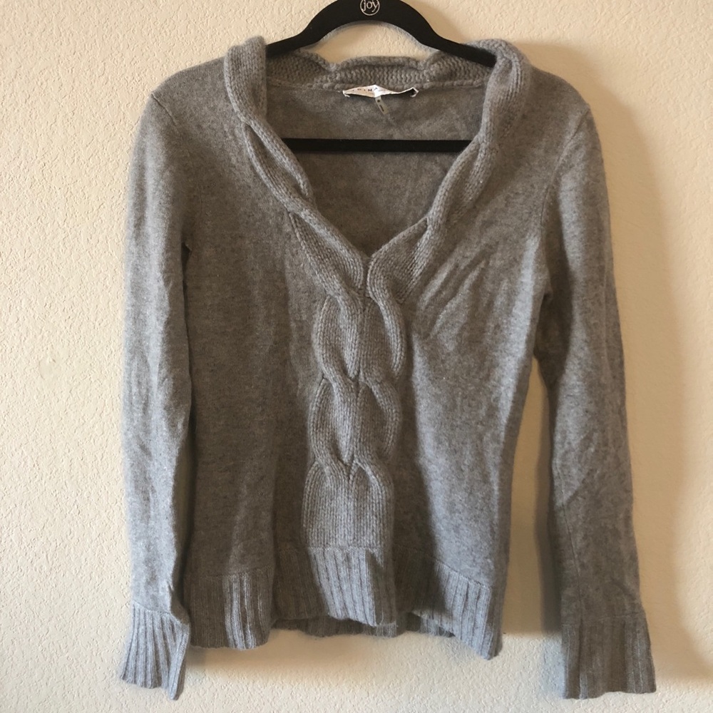 Trina Turk Cashmere v neck sweater